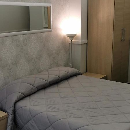 Bed&Breakfast Piramide Roma Exterior foto