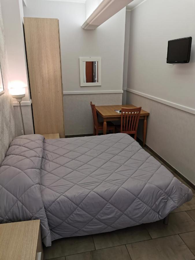 Bed&Breakfast Piramide Roma Exterior foto